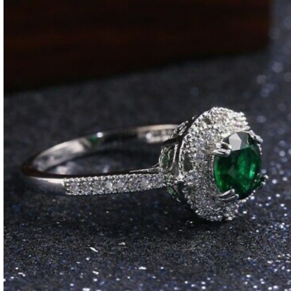New 925 Sterling Silver emerald ring - Picture 5 of 6